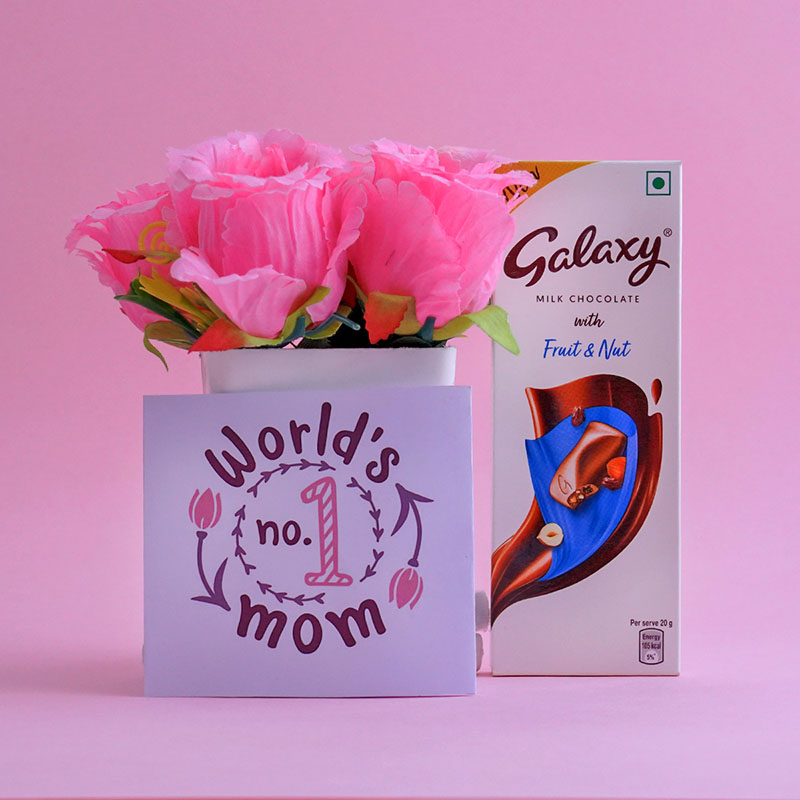 Send Flowers Chocolate N Card for Mothers Day Online MD22103715