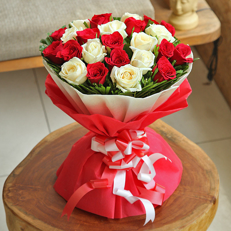 Send Valentines Day Special Roses Bouquet Online - GAL22-109863 | Giftalove