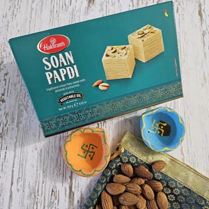 Diyas N Soan Papdi Delight : Rakhi Gift Hampers to USA