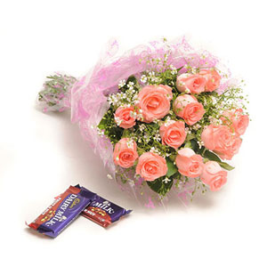 Peach Rose Bouquet with Fruit & Nut Chocolates