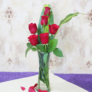 Gorgeous Red Rose Glass Vase