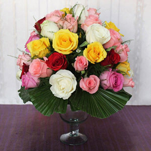 Aesthetic Mixed Roses Glass Vase Arrangement