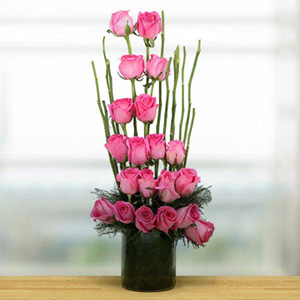 Alluring Pink Roses in Glass Vase 