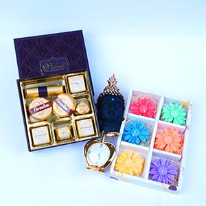 Harmonious Gift Set with Set of Floating Candles and Apple Clock