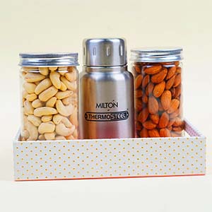 Milton Bottle Gift Hamper with Munchies and Reusable Tray