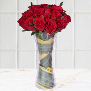 Passionate Red Rose in Glass Vase Arrangement - Valentine Glass Vase Arrangement