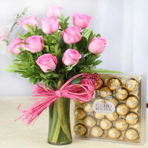 Pink Roses in Glass Vase with 24Pcs Ferraro Rocher