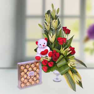 White Lilies N Roses in Glass Vase with Teddy Combo