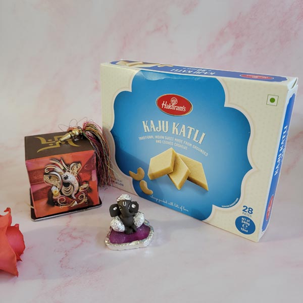 Send Kaju katli with Ganpati idol gift back Online