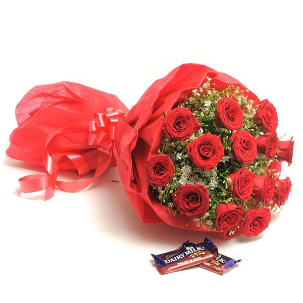 Send Bunch of Joyful Red Roses with Chocolates  Online