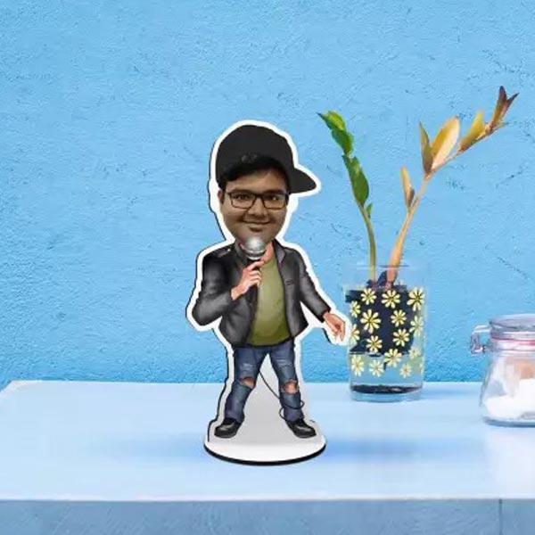 Send Personalised Singer Caricature Online