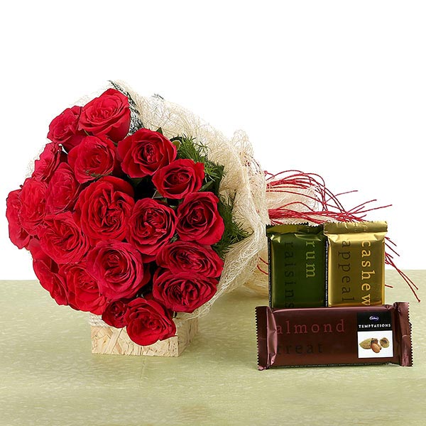 Send Red Roses Bunch with Cadbury Temptations Online